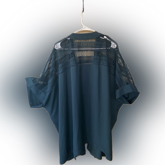 🤩3/$15🤩 MOSSIMO Open Work Cape Black Size Large EUC - Picture 2 of 2